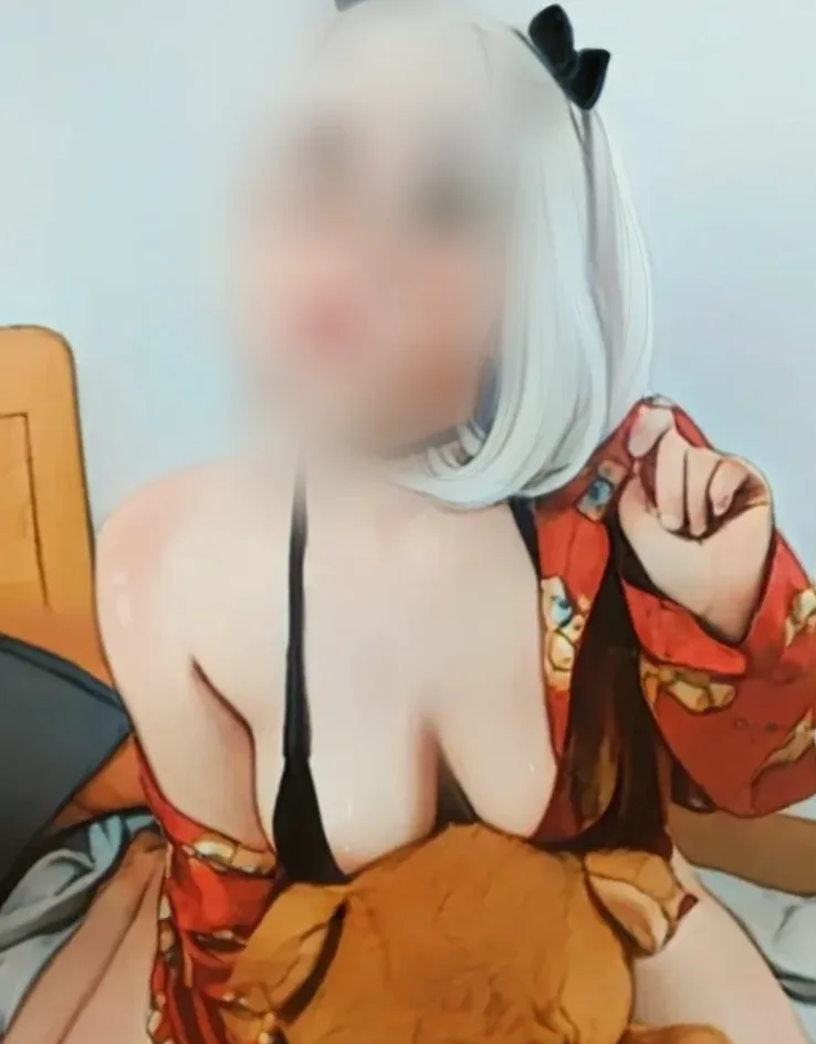 Claudia, 38