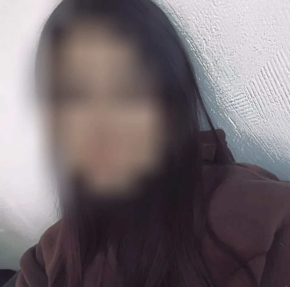 Daniela, 21