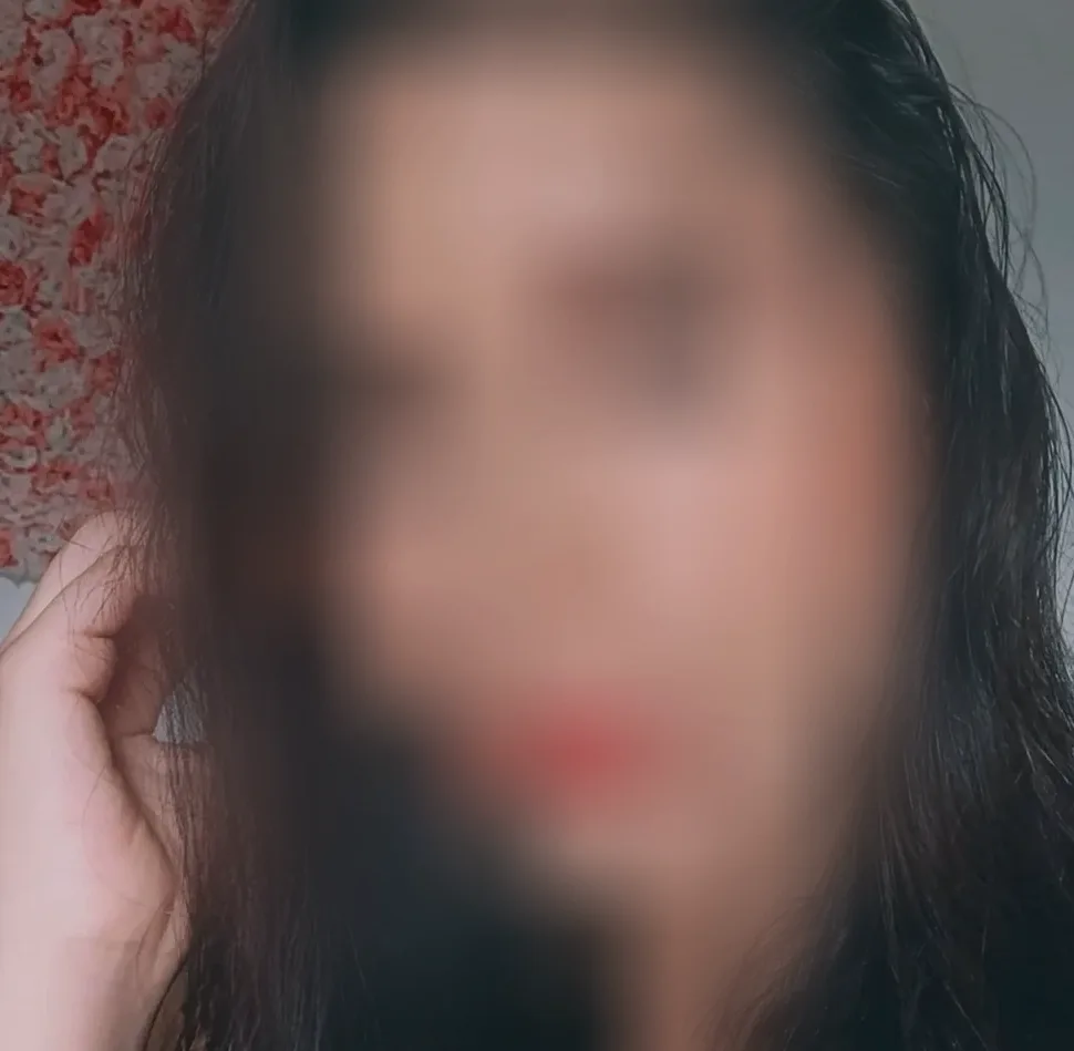 Elif, 29