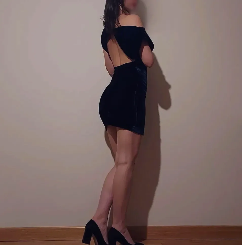 Melina, 29