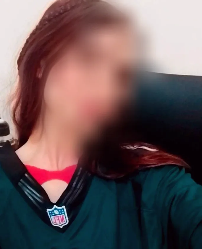 Neele, 26