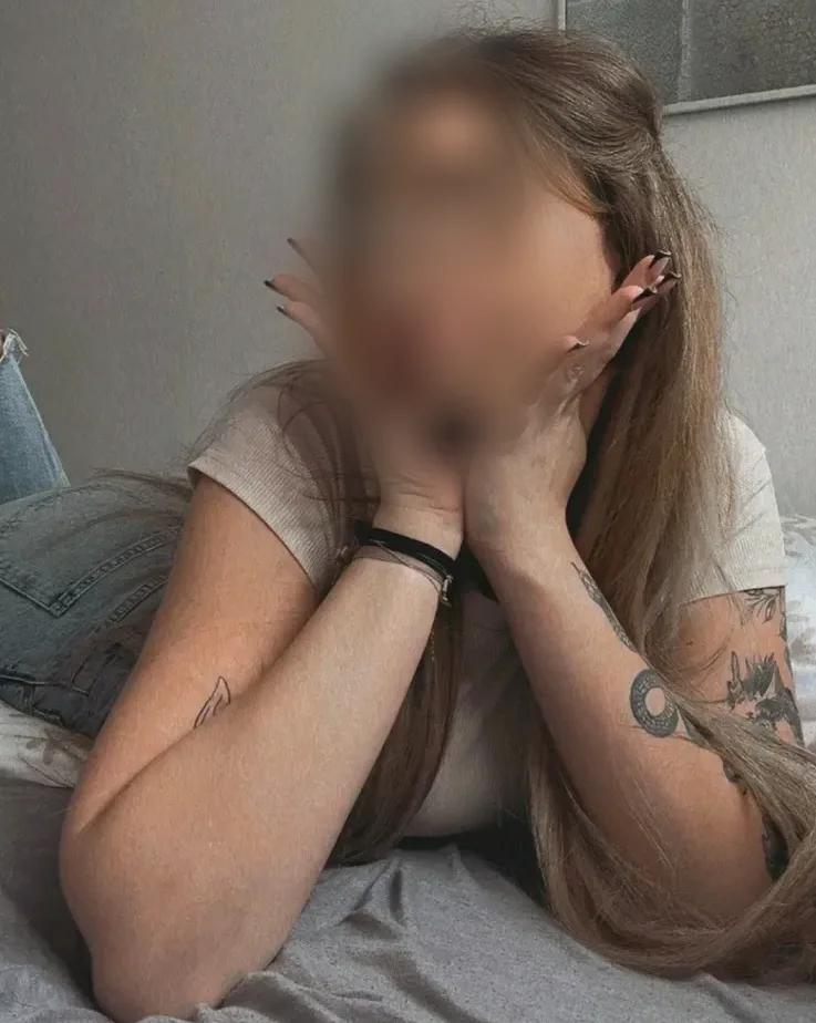 Özlem, 21