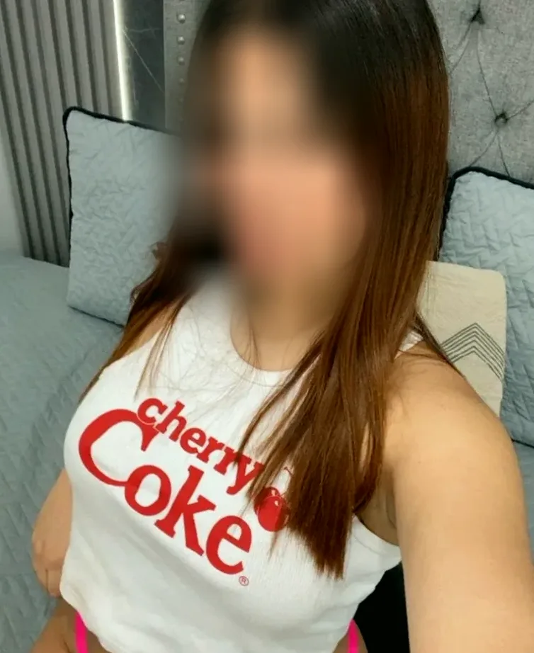 Pauline, 20