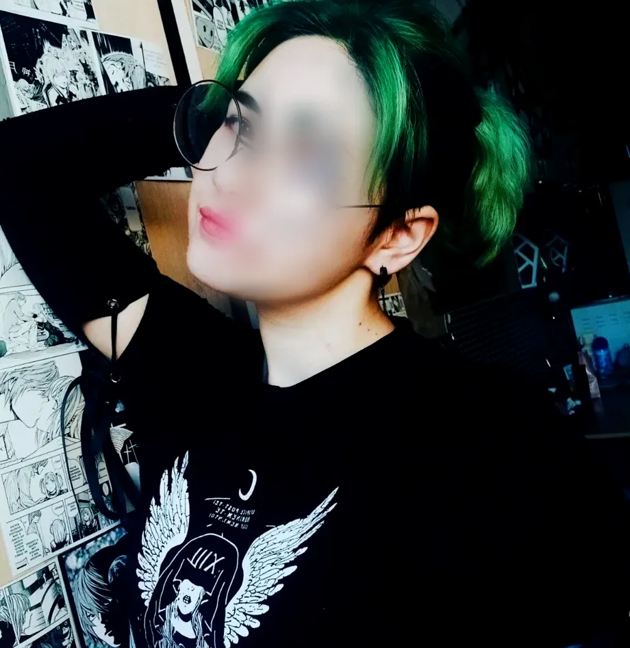 Sabrina, 22
