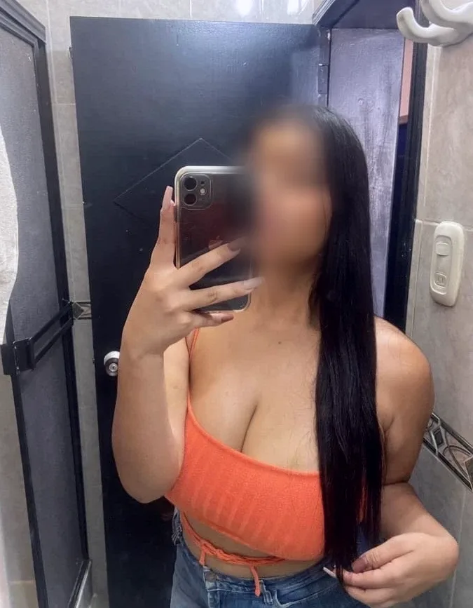Yvonne, 29